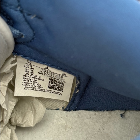 Authentic 2023 Air Jordan 1 Retro High OG "True Blue". - Picture 7 of 8